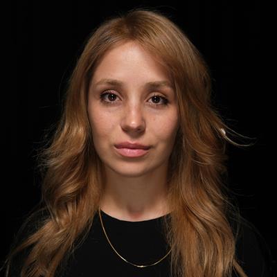 AYŞE K.